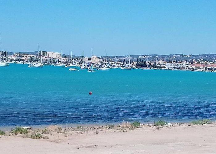 Artemis Bay Apartments Near Sea And Airport المظهر الخارجي الصورة